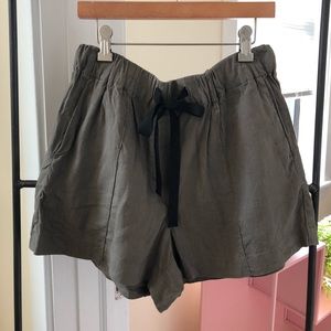 Aritzia - Babaton Errol short